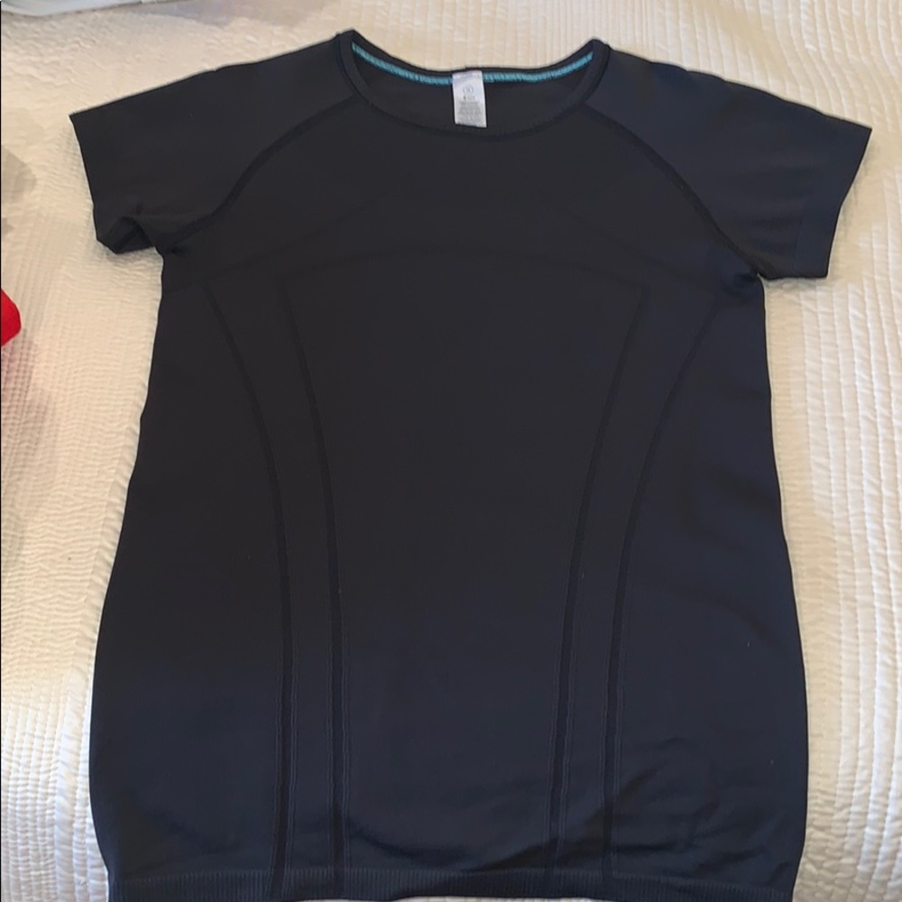 Girl’s Black Ivivva Fly Tech Short Sleeve Size 12